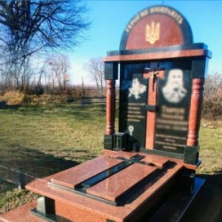 Пам`ятники на могилу з граніту   Новомиргород