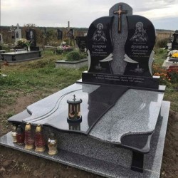 Пам'ятники надгробні гранітні