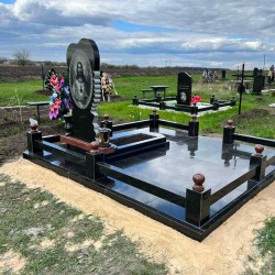 Памятники надгробные гранитные в Кропивницком и Кировоградской области