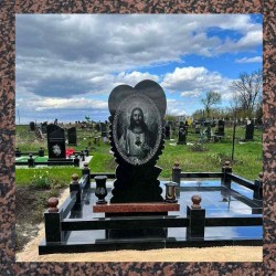 Пам'ятники надгробні гранітні в Ужгороді і Закарпатській області