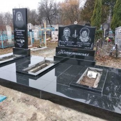 Пам`ятники  надгробні