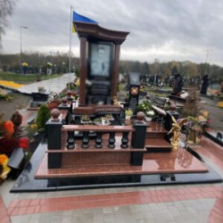 Підгайці Пам'ятники на могилу з граніту Елітні Воїнам ЗСУ
