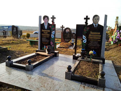 Пам`ятники  з граніту і бетону Корсунь-Шевченківський