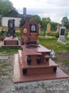 Одинарні пам'ятники