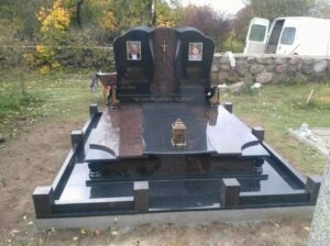 подвійні пам'ятники