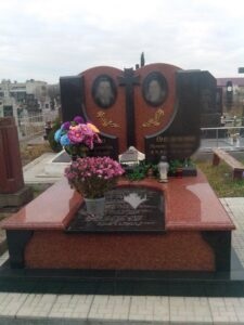 подвійні пам'ятники
