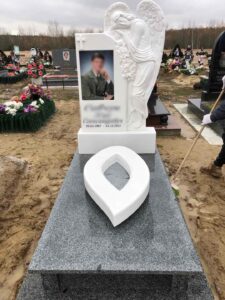 Пам'ятник елітний