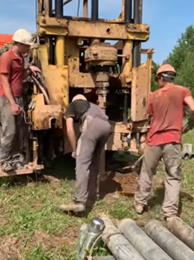 Буріння свердловин на воду в Україні