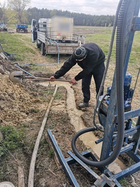 Полонне Буріння свердловин на воду Скважина під ключ