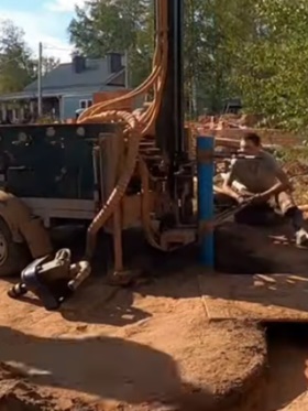 Полонне Буріння свердловин на воду Скважина під ключ