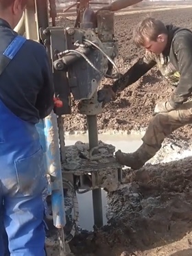 Буріння свердловин на воду Гайворон