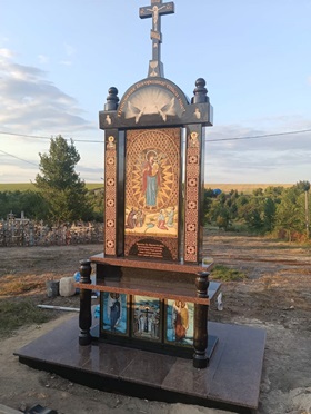 Гранітний памятник Мукачево