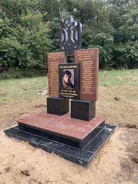Гранітні памятники на могилу Чернівці