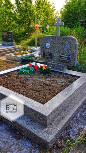 Гранітні памятники на могилу Чернівці