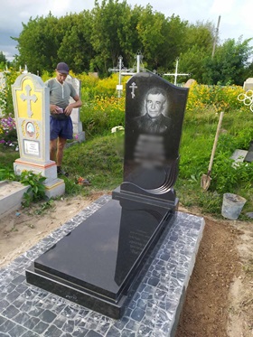 пам'ятники на могилу Борзна