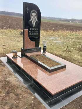 Чернигов Памятники надгробные
