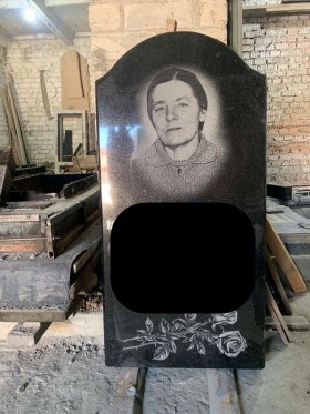 Чернигов Памятники надгробные габбро гранитные мраморные бетонные