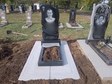 пам'ятники на могилу Тальне