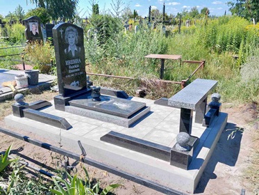 Гранитные памятники на могилу Черкассы