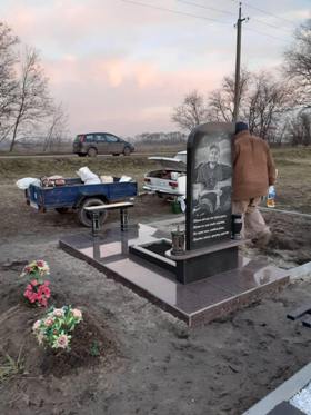 Черкассы Памятники надгробные габбро гранитные мраморные бетонные