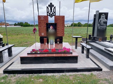 Гранитные памятники на могилу Черкассы