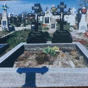 Днепр Памятники надгробные