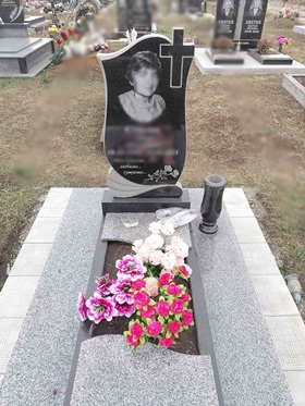 Гранітний пам'ятник на могилу Кам'янець-Подільський