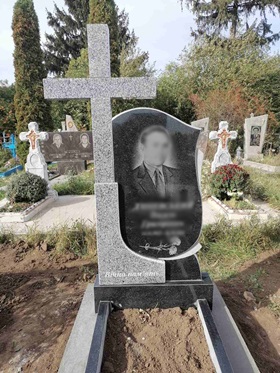 Гранітний пам'ятник на могилу Кам'янець-Подільський