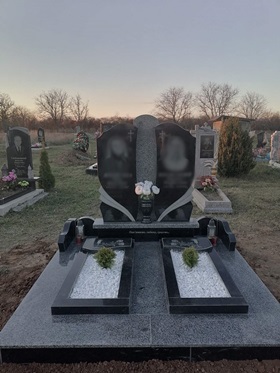 Гранітний пам'ятник на могилу Кам'янець-Подільський