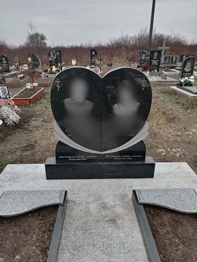 Гранітний пам'ятник на могилу Кам'янець-Подільський