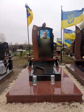 Гранітні пам`ятники на могилу Знам`янка