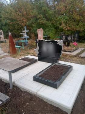 Гранітні пам`ятники на могилу Знам`янка