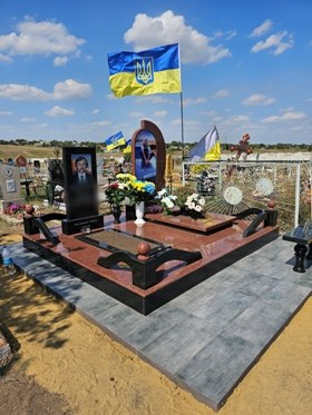 Николаев Памятники габбро гранитные мраморные бетонные Плиты на могилу