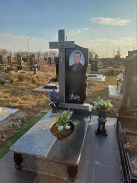 пам'ятники на могилу Дубно