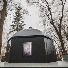 Памятники надгробные в Ровно и Ровенской области