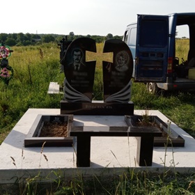 Пам'ятники на могилу з граніту і мармуру Жмеринка Ритуальні послуги