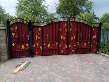 пам'ятники з граніту Романів