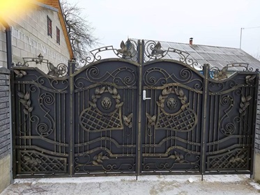 пам'ятники з граніту Романів