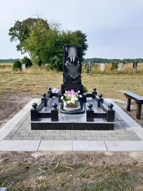 Пам`ятники з граніту і бетону Лисянка