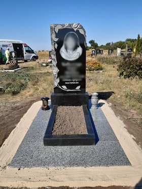 Пам`ятники з граніту і бетону Лисянка