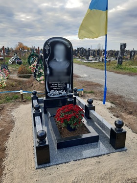 Пам`ятники з граніту і бетону Лисянка
