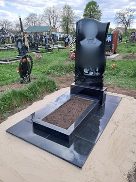 Пам`ятники з граніту і бетону Лисянка