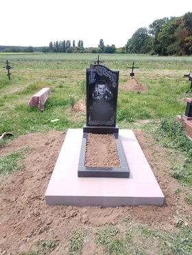 Пам'ятники на могилу Тальне