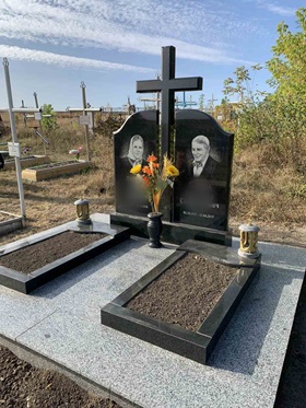 Пам'ятники на могилу Тальне