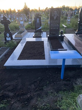 Пам'ятники на могилу Тальне