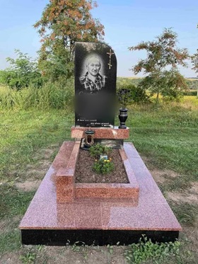 Пам'ятники на могилу Тальне