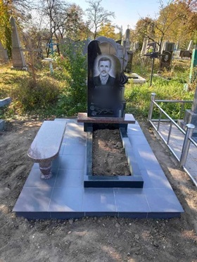Пам'ятники на могилу Тальне