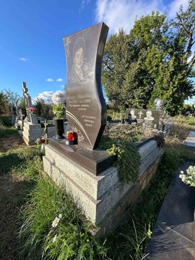 Пам'ятники на могилу з граніту Городище