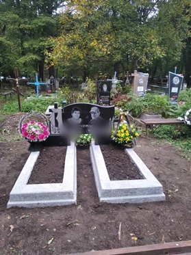 Пам'ятники на могилу Кельменці