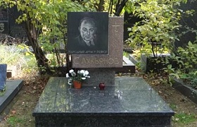 Пам'ятник з граніту на могилу Чернівці